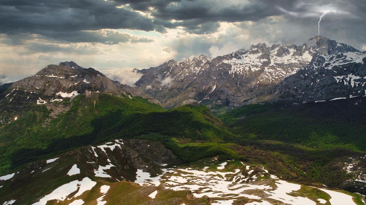 Hotel La Cuna Del Sella Oseja de Sajambre Dış mekan fotoğraf